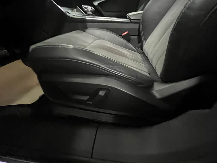Фото 7 - Audi A6L