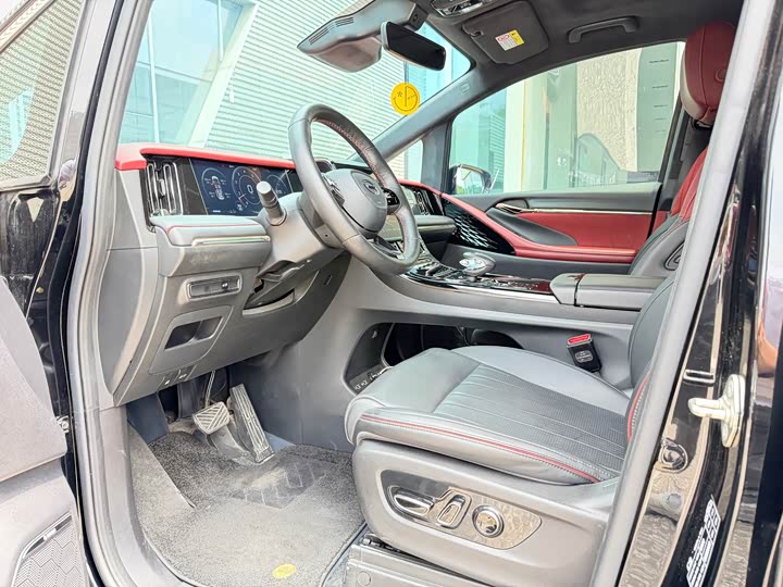 GAC Trumpchi M8 2024 2024款 宗师系列 400T 先锋版