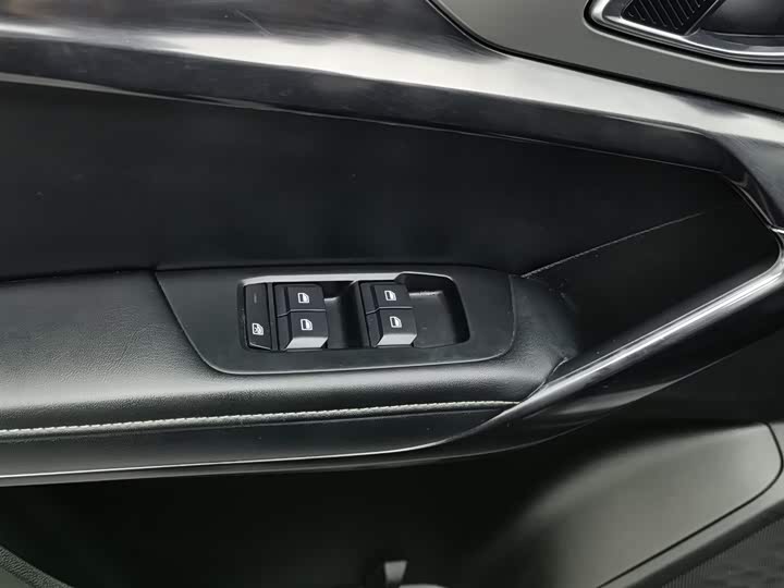 MG Motor One 2022 2022款 α-数智运动系列 1.5T 初创版