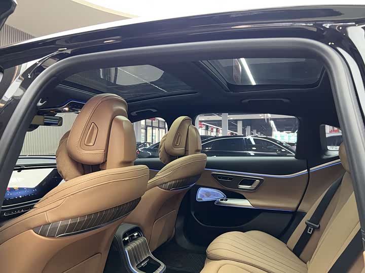 Photo 4 - Mercedes-Benz E-Class Hybrid