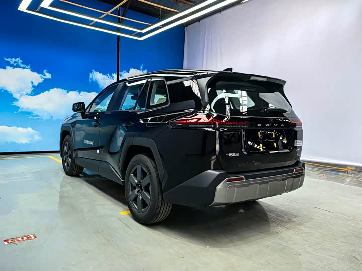 Toyota RAV4 2026 2026款 2.0L 四驱豪华版