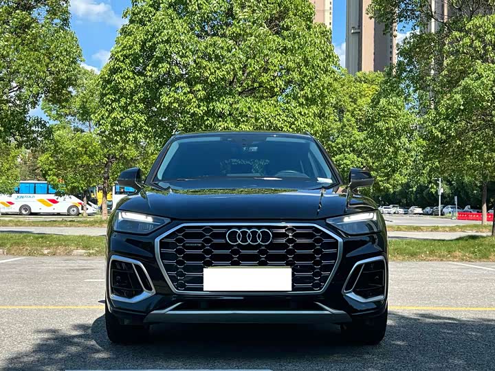 Фото 2 - Audi Q5L