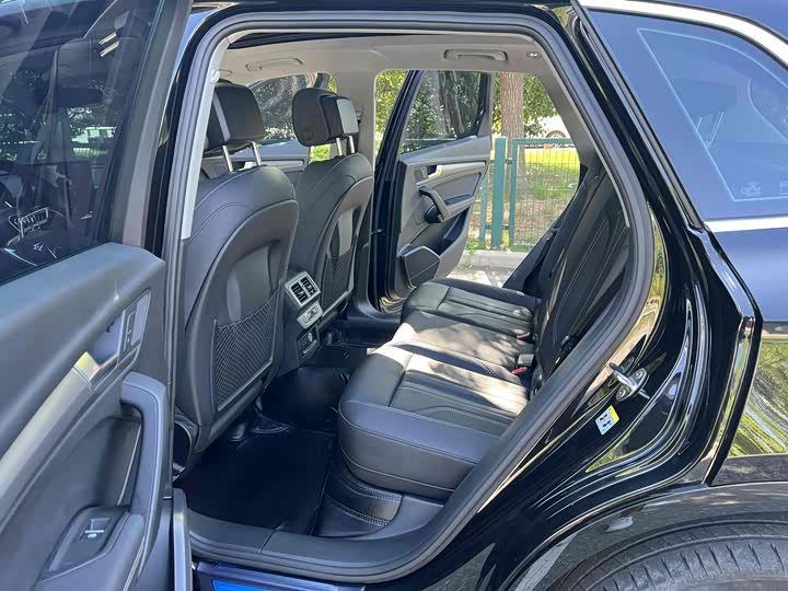 Фото 6 - Audi Q5L