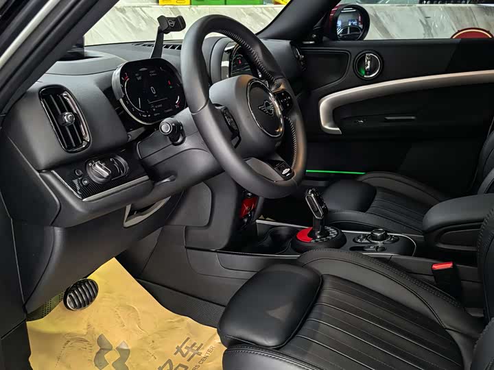 Фото 8 - Mini Countryman JCW