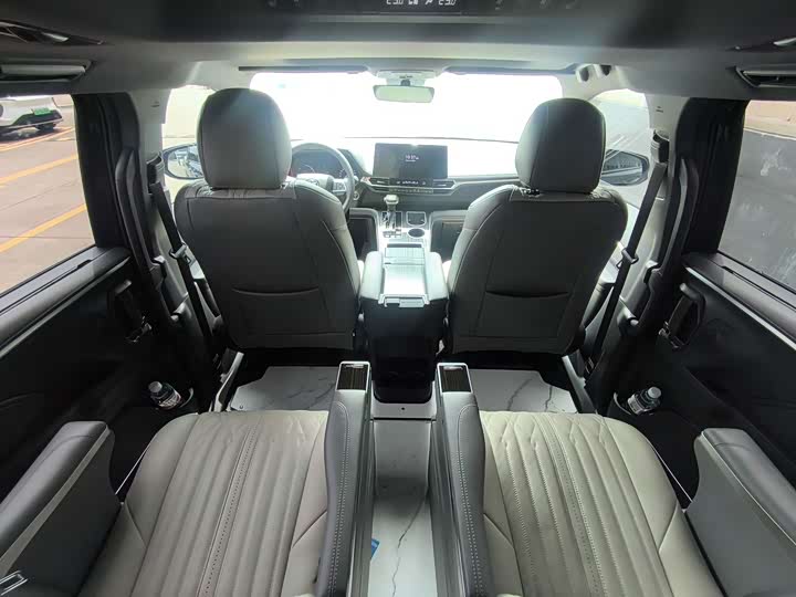 Toyota Sienna 2024 2024款 2.5L混动 四驱尊贵版