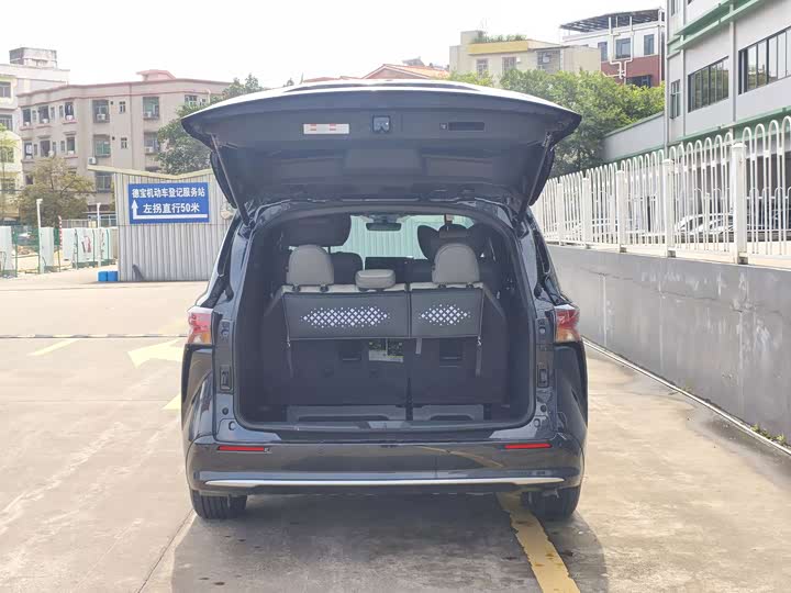Toyota Sienna 2024 2024款 2.5L混动 四驱尊贵版