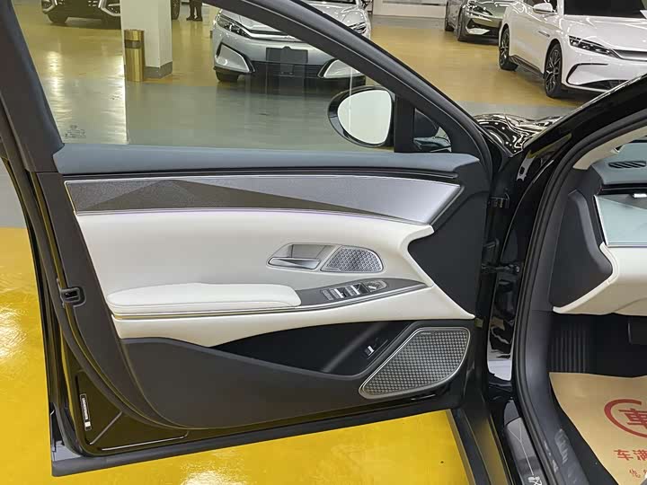 2025 BYD Han L