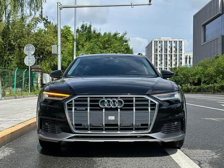 Фото 2 - Audi A6