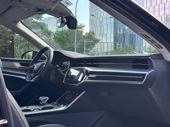 Фото 6 - Audi A6
