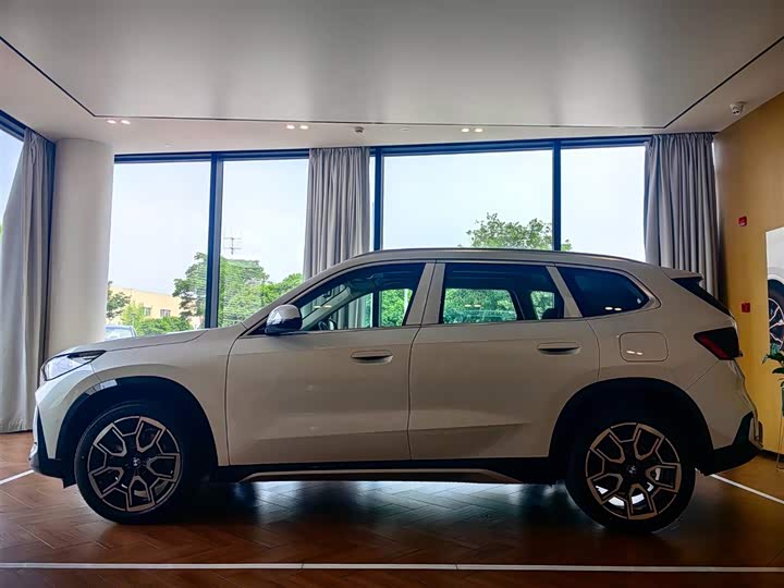 Фото 3 - BMW X1