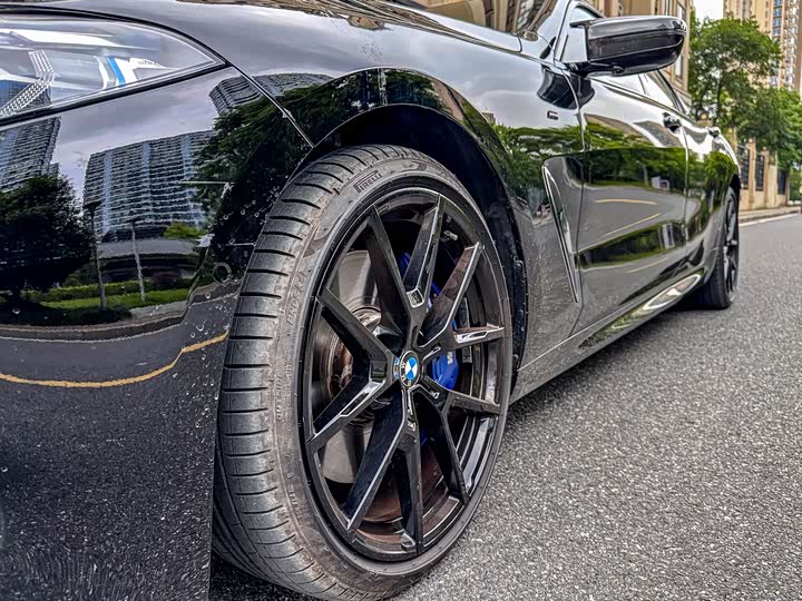 BMW 8 Series 2022 2022款 840i xDrive 四门轿跑车 M运动套装