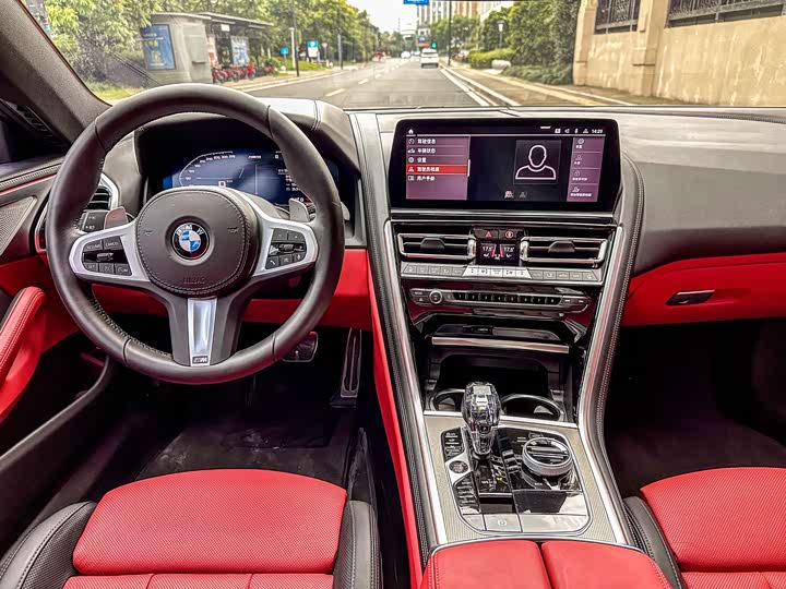 BMW 8 Series 2022 2022款 840i xDrive 四门轿跑车 M运动套装