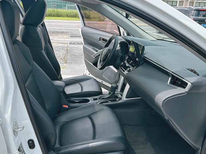 Фото 7 - Toyota Corolla Cross