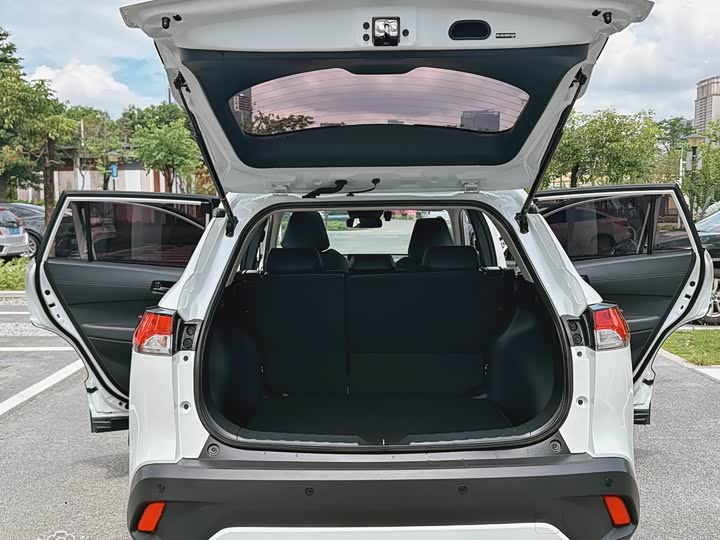 Фото 9 - Toyota Corolla Cross