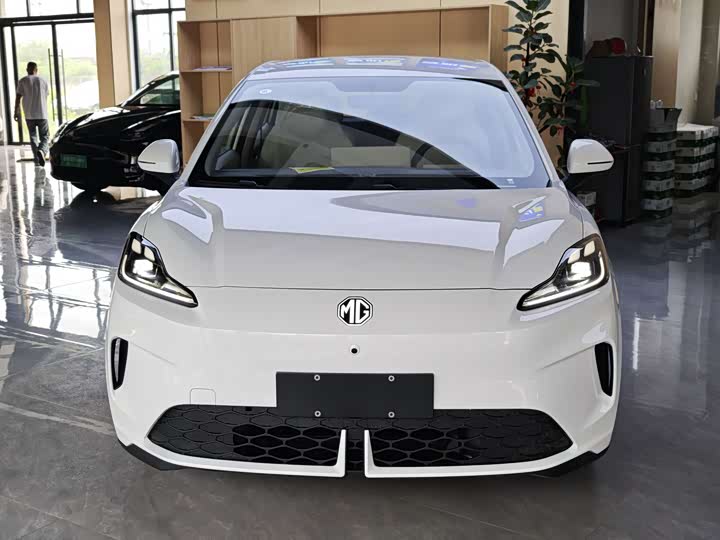 Фото 2 - MG Motor 4 EV