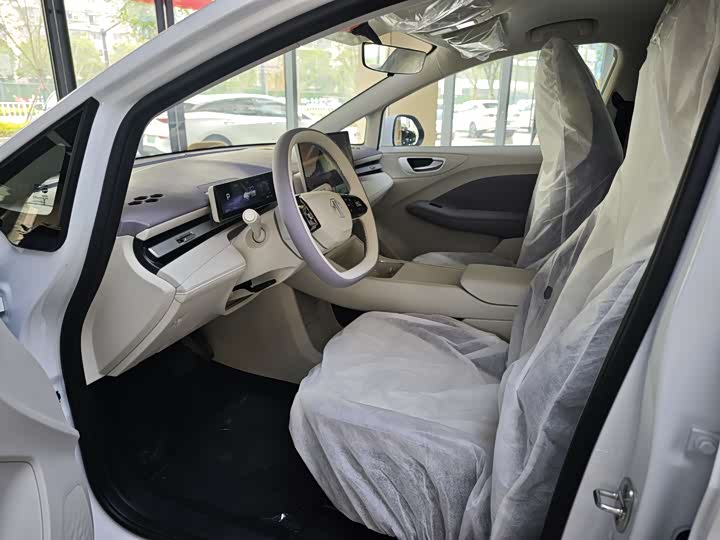 Фото 7 - MG Motor 4 EV