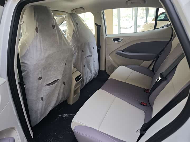 Фото 8 - MG Motor 4 EV