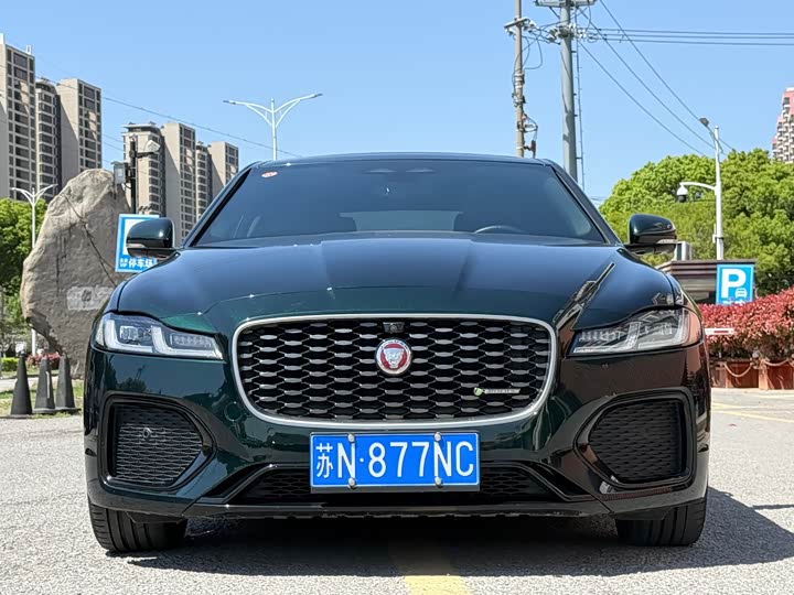 Photo 1 - Jaguar XF L