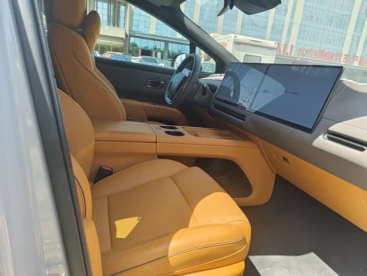 LiXiang i8 2025 2025款 标准版