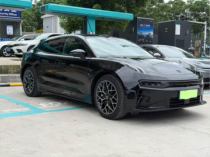 2026 Zeekr 001