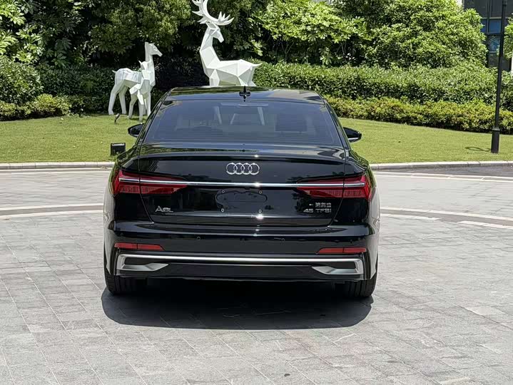 Фото 4 - Audi A6L