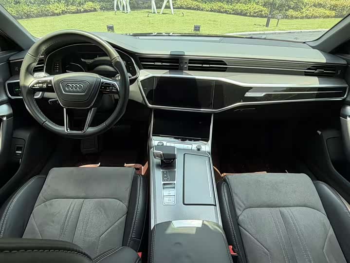 Фото 9 - Audi A6L