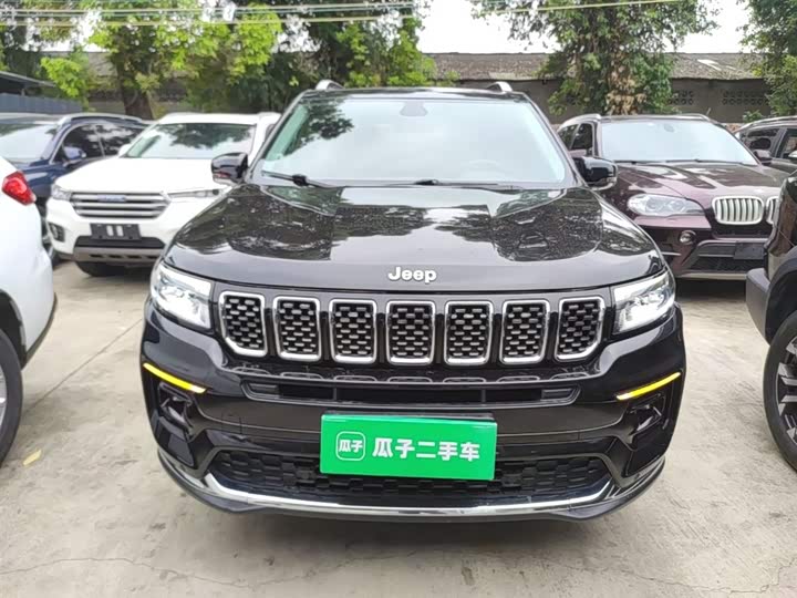 Jeep Grand Commander 2022 2022款 2.0T 两驱豪华版
