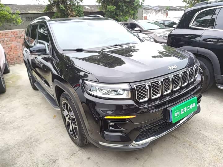 Jeep Grand Commander 2022 2022款 2.0T 两驱豪华版