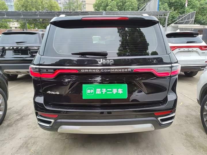 Jeep Grand Commander 2022 2022款 2.0T 两驱豪华版