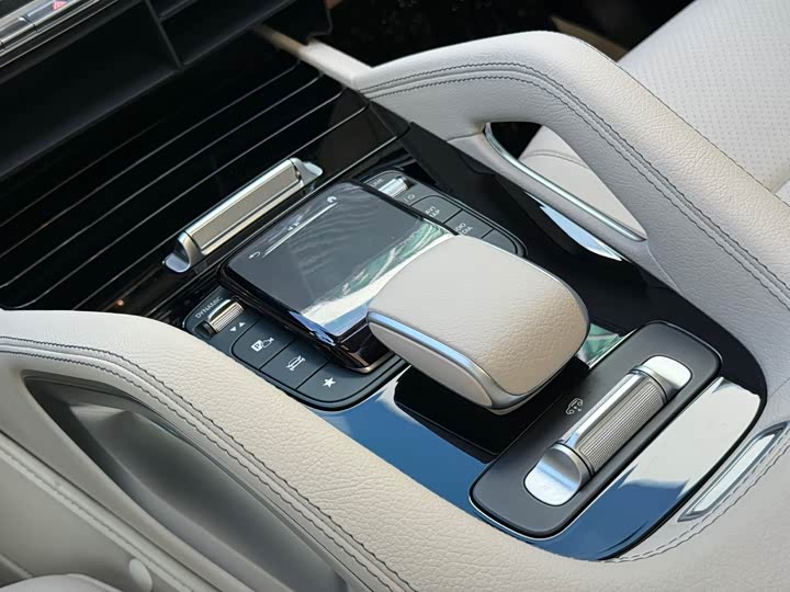 Фото 6 - Mercedes-Benz GLS-Class