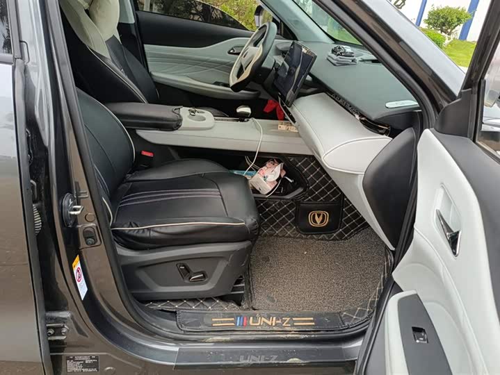 Changan UNI-Z Hybrid 2024 2024款 蓝鲸智电iDD 125km 卓越型