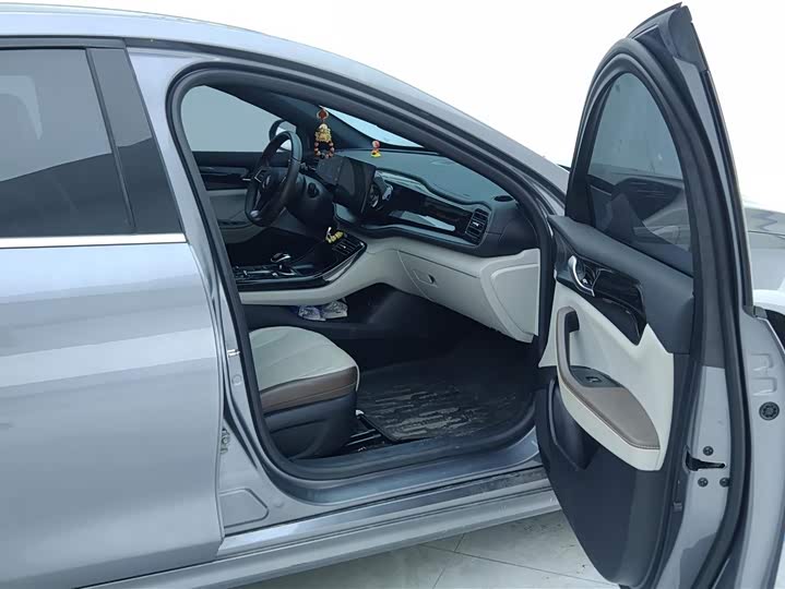 Zdjęcie 8 - BYD Qin Plus