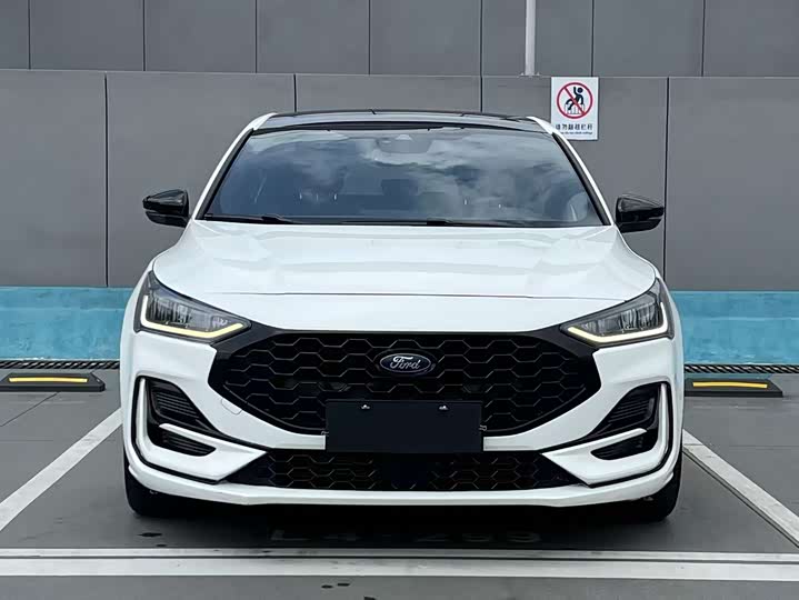 Ford Focus 2022 2022款 两厢 EcoBoost 180 自动ST Line