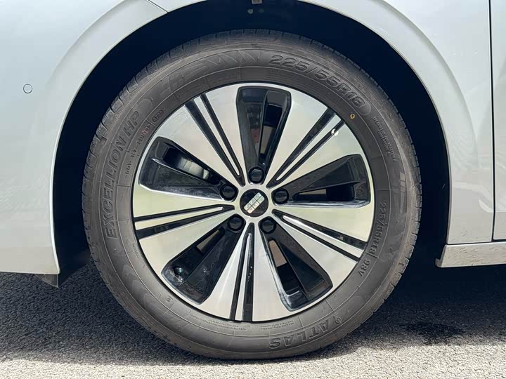 Фото 3 - Geely Galaxy A7