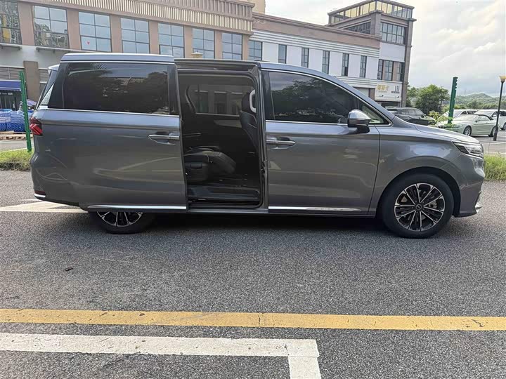 Roewe iMax 8 2021 2021款 400TGI 旗舰版