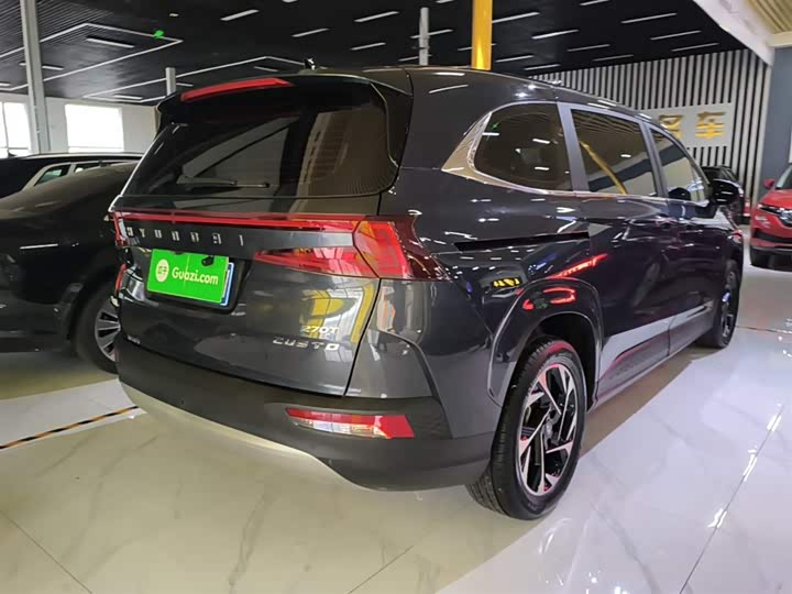 Фото 7 - Hyundai Custo