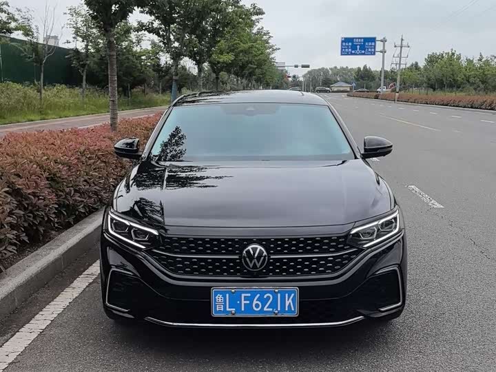 Фото 2 - Volkswagen Passat