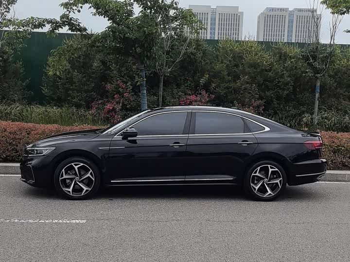 Фото 3 - Volkswagen Passat