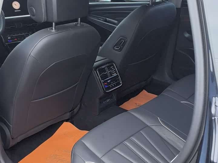 Фото 7 - Volkswagen Passat