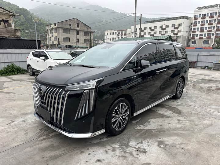 Фото 1 - GAC Trumpchi M8
