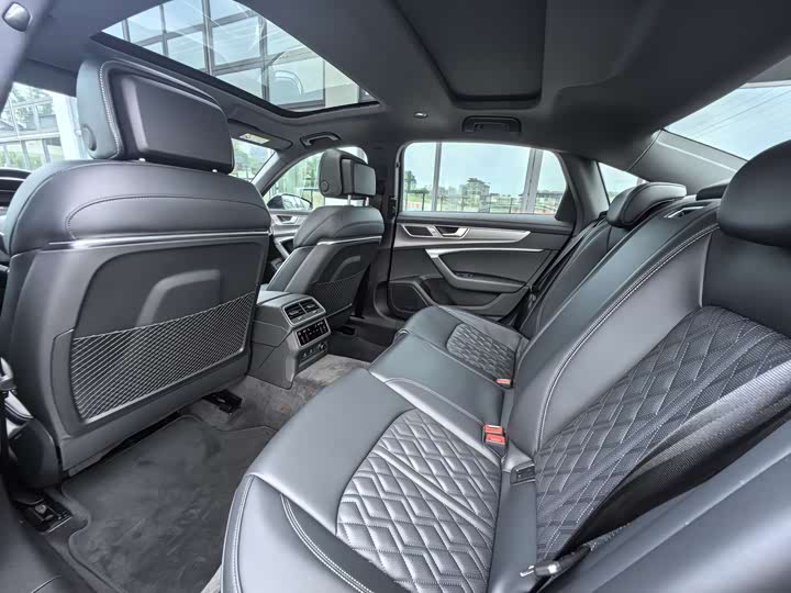 Photo 7 - Audi A6L