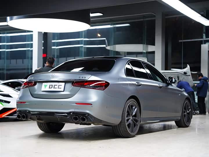Zdjęcie 6 - Mercedes-Benz E-Class AMG