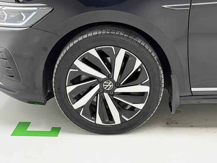 Фото 8 - Volkswagen Passat