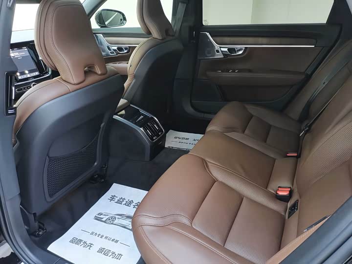 Фото 8 - Volvo S90