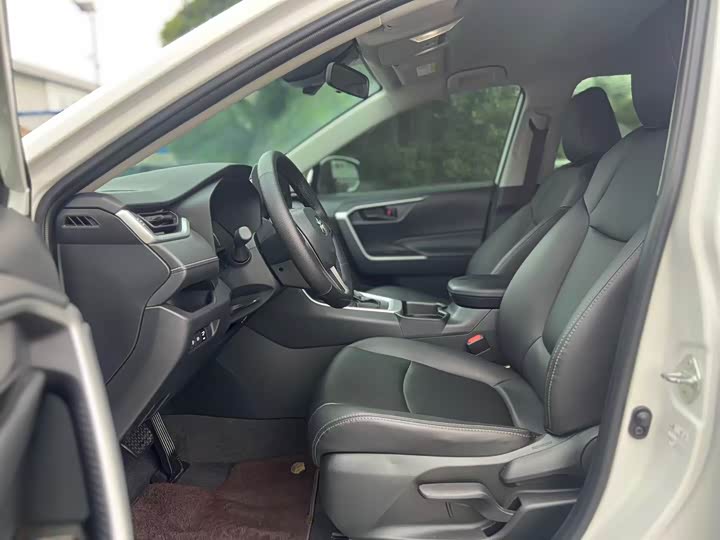 Toyota RAV4 2024 2024款 2.0L CVT两驱都市版