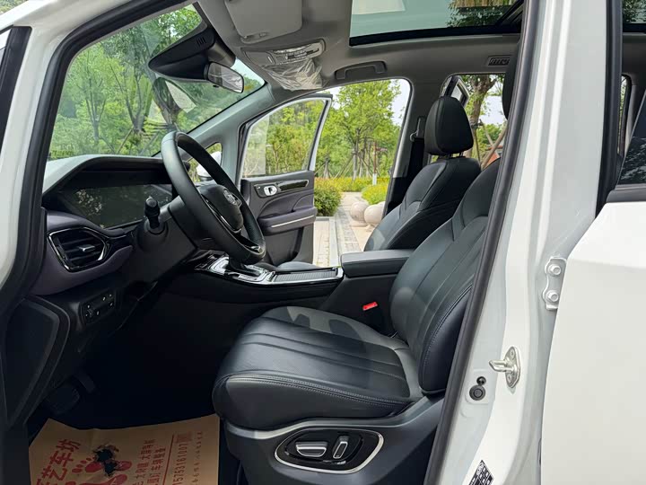GAC Trumpchi M6 2024 2024款 MAX 270T WDCT 尊荣版