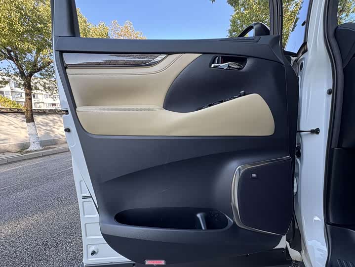 Toyota Alphard 2021 2021款 双擎 2.5L 臻享版