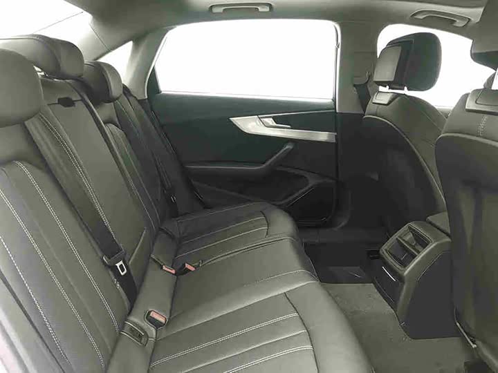 Zdjęcie 7 - Audi A4L