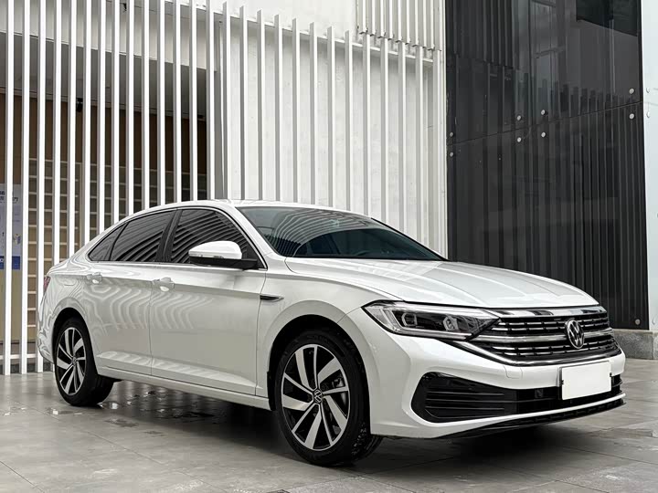 Фото 3 - Volkswagen Sagitar L