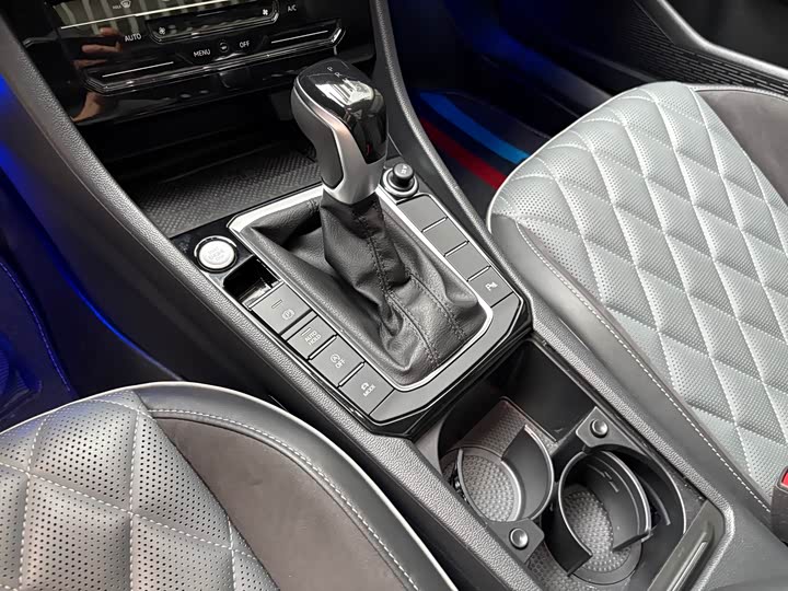 Фото 9 - Volkswagen Sagitar L